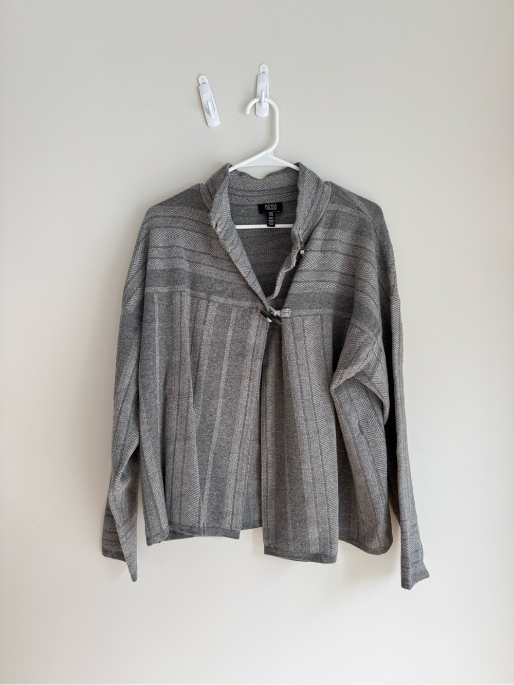 Jones New York Light Gray Knit Cardigan with Shawl Collar